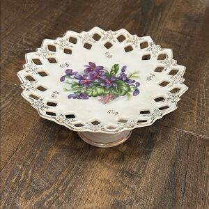 Vintage Collector's Pedestal Wales Made in Japan White W/Floral Design Beautiful